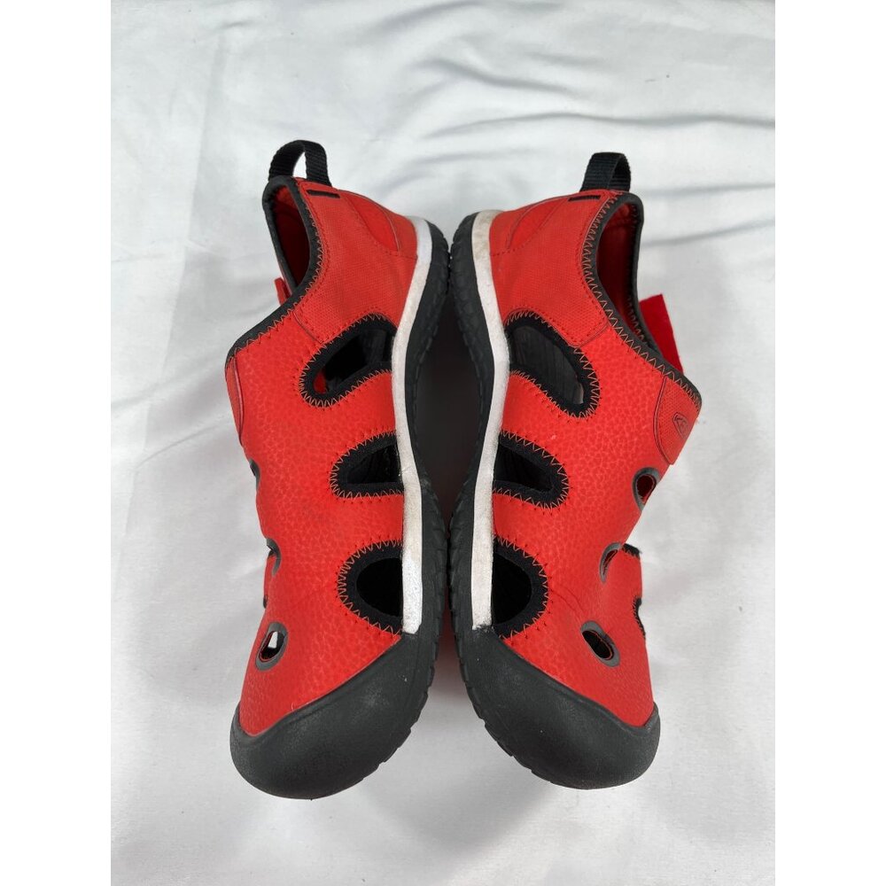 Keen SKU 7924 Kids Red Black Closed Toe Water Sandals Size 5 - Picture 2 of 11